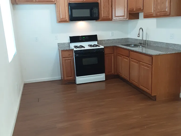 144 Brookridge Dr — Photo 5