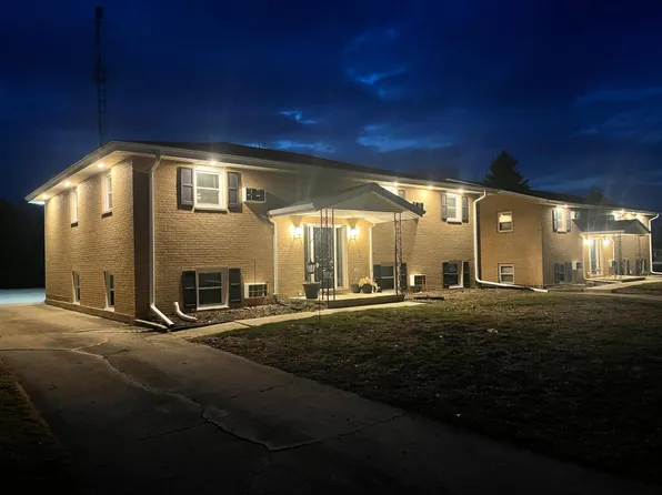 1611 Maness Ct, Sycamore, IL