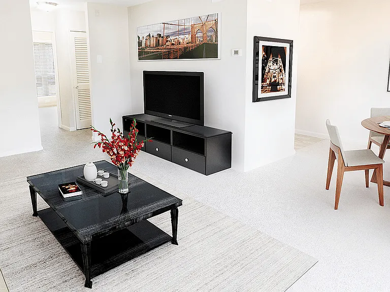 Woodmere Apartments — Photo 3