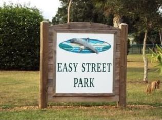 401 Lake Dr, Sebastian, FL 32958