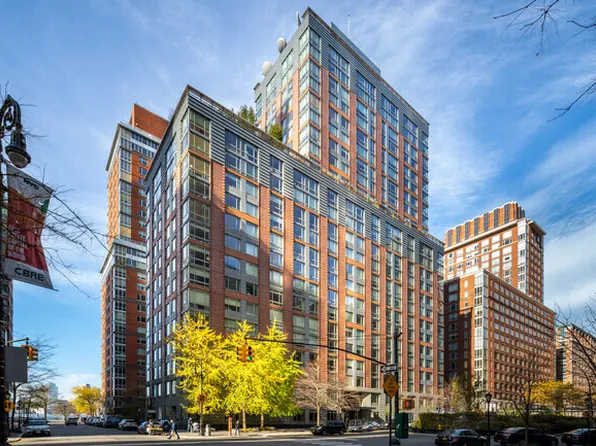 211 North End Avenue image 14 of 14