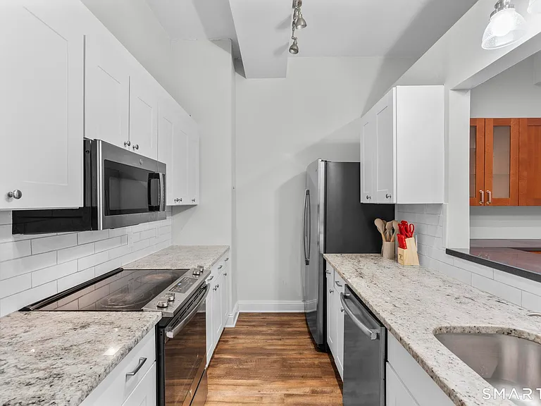 196 Crown St #209 — Photo 3