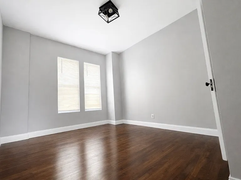 1723 Campbell St #1 — Photo 6