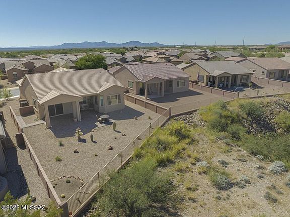 3rd image of 2484 W Bassett Peak Dr