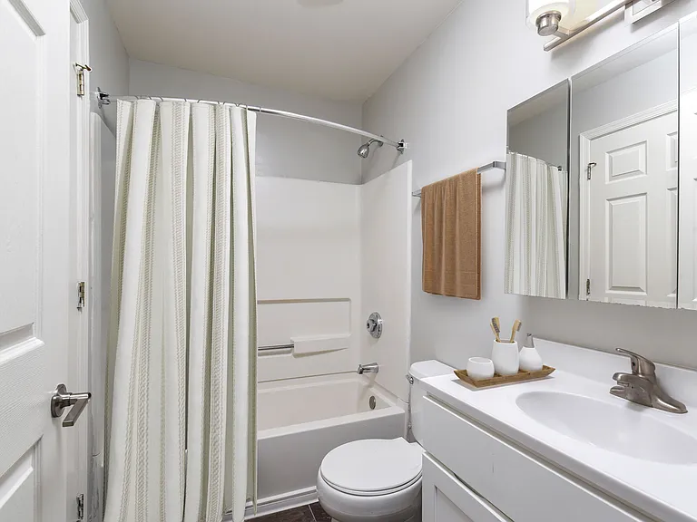 Iron Ridge and Stonegate Apartments — Photo 20