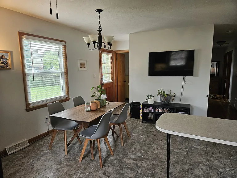 521 Stonehaven Dr — Photo 11