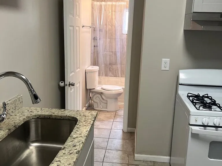 225 Center St — Photo 3