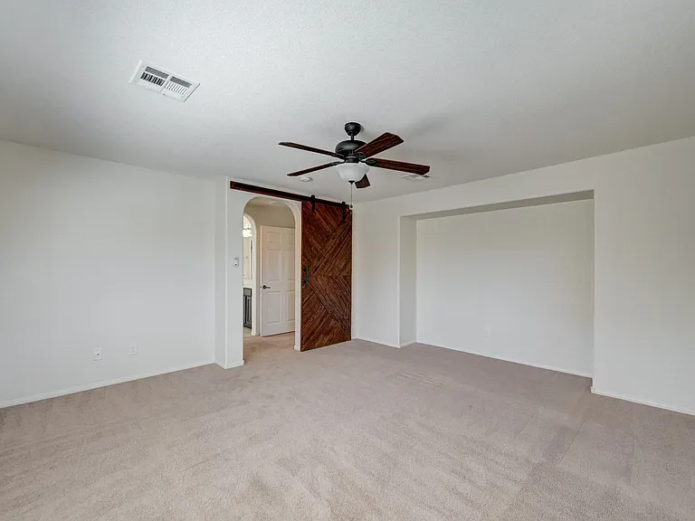 6637 Cliff Shore Ct — Photo 36