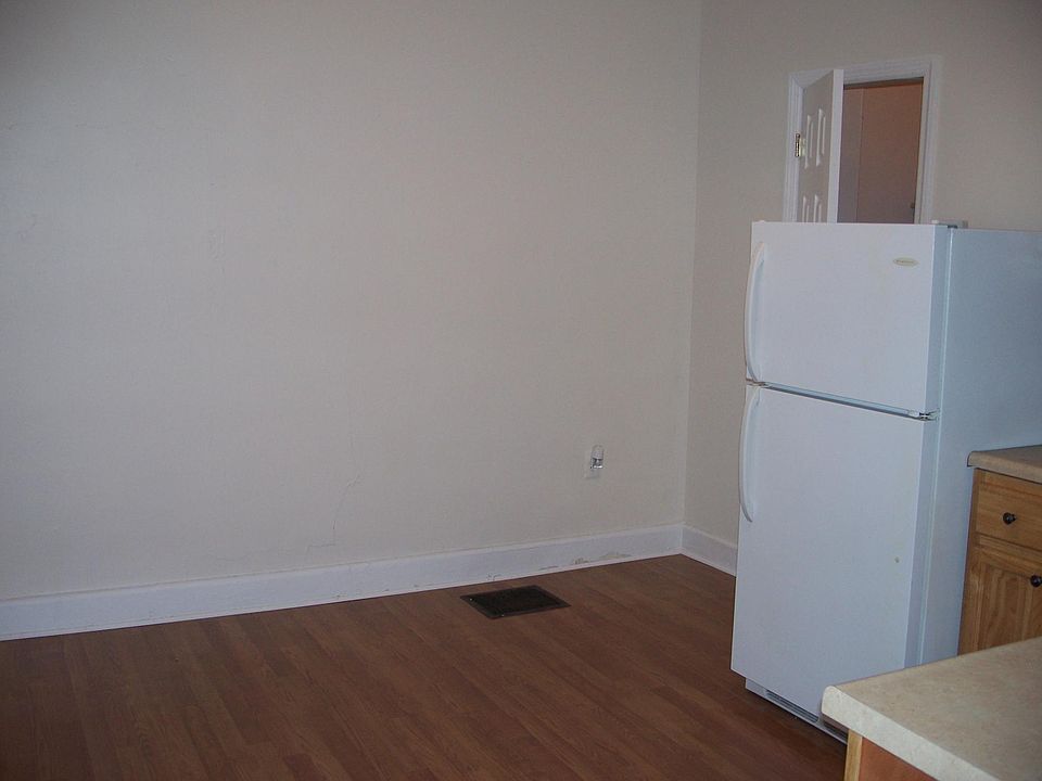 2nd image of 201 Lower Main St APT 2