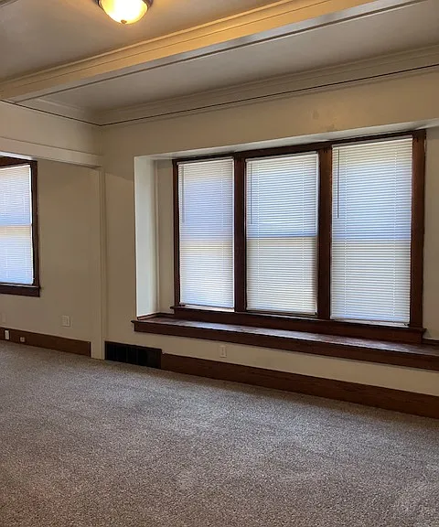 617 E Republic St — Photo 6