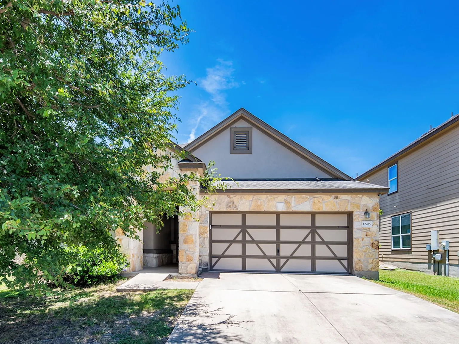 4 bed, 2.0 bath, 1967 sqft, $1,950 — Photo 1
