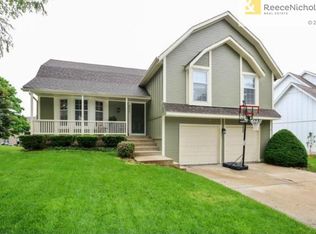 8322 Alden Ln, Lenexa, KS 66215