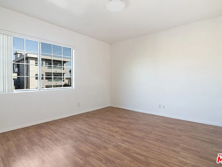 1937 S Bedford St #4 — Photo 11