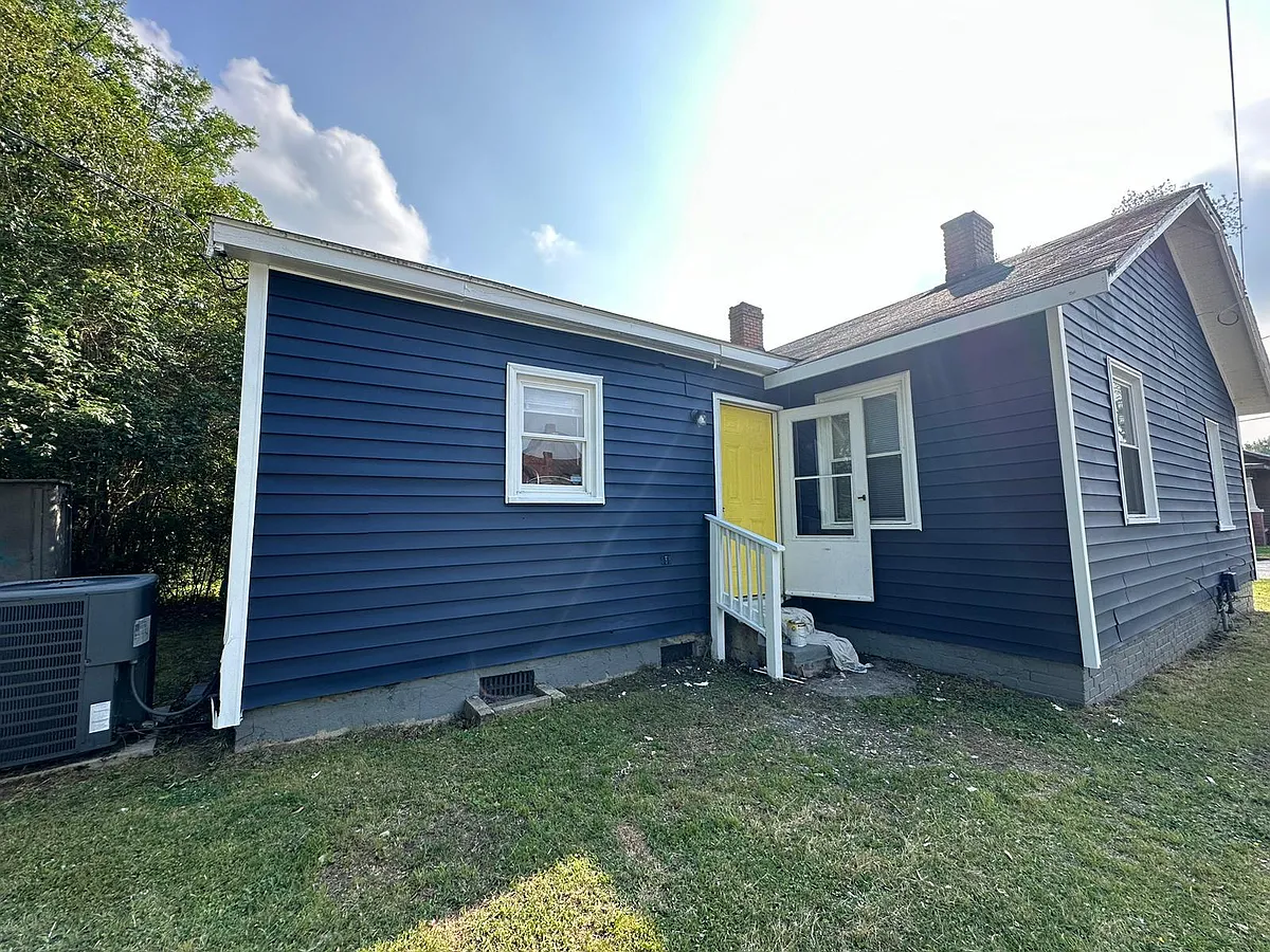 Building Photo - 601 Vance St