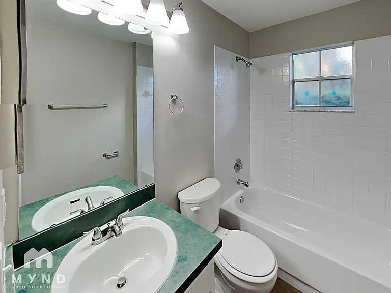 1778 Chatham Cir — Photo 13