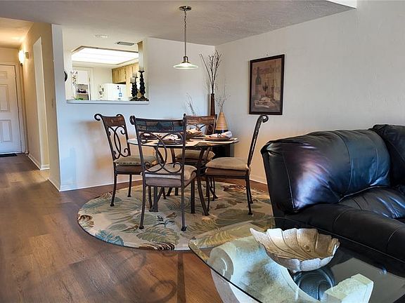 4th image of 810 E Gilchrist Ct APT 3B