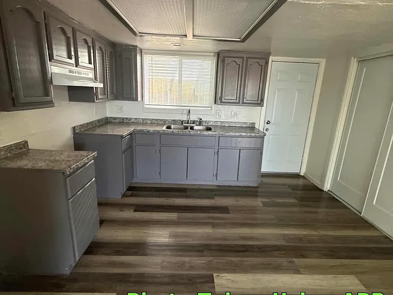 3525 O St #2 — Photo 4