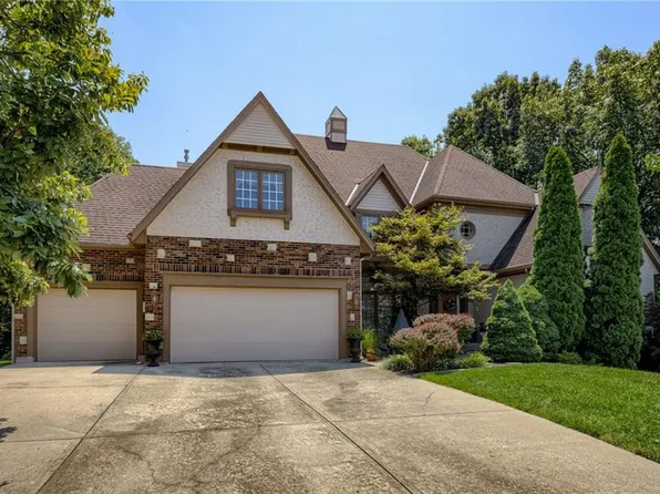 6701 NW Monticello Ter, Parkville, MO 64152