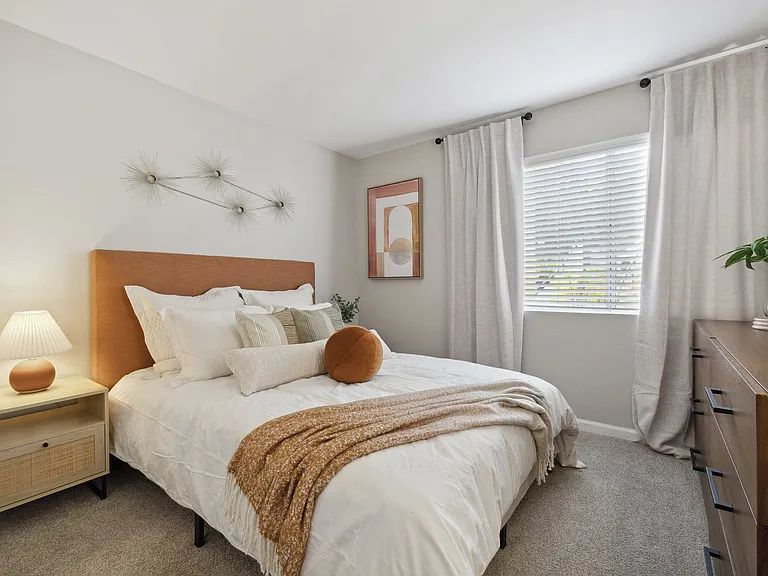 Shadow Ridge Apartment Homes — Photo 9