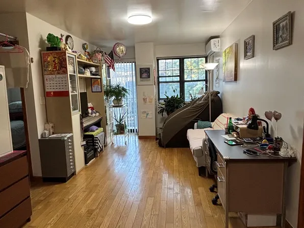 144-77 Barclay Avenue #4B, Flushing, NY 11355