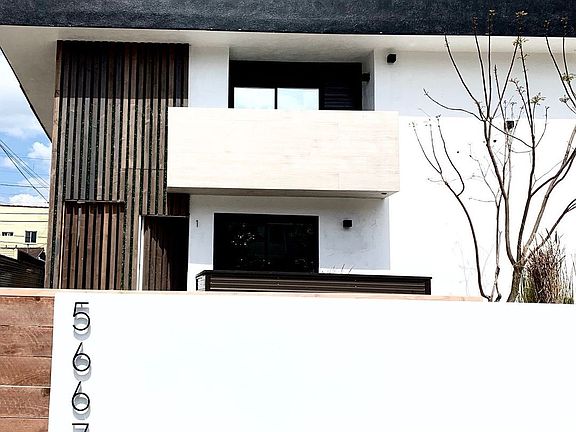 3rd image of 5667 La Mirada Ave #5
