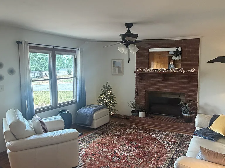 110 Marshall Rd — Photo 4