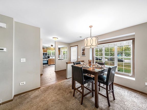 5th image of 322 Debbie Ln #322