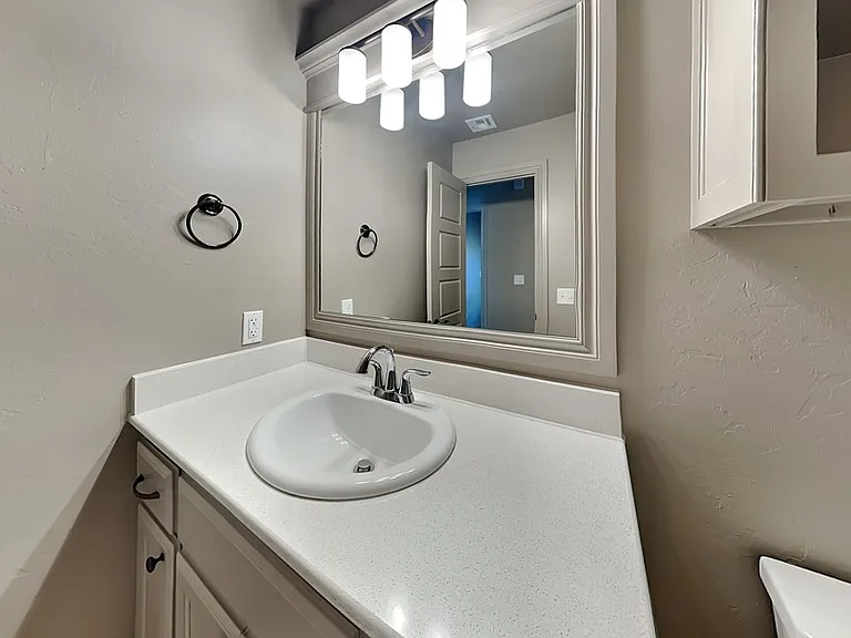 509 N Main St — Photo 17