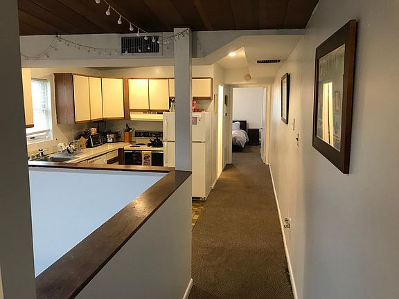 4th image of 2124 South St #3
