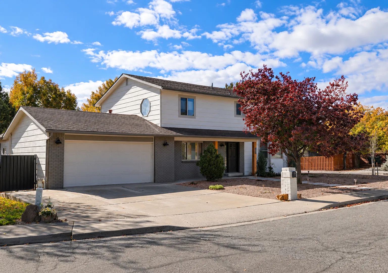 Beautifully Updated Bell Ridge Home with Private Backyard Retreat — Photo 1