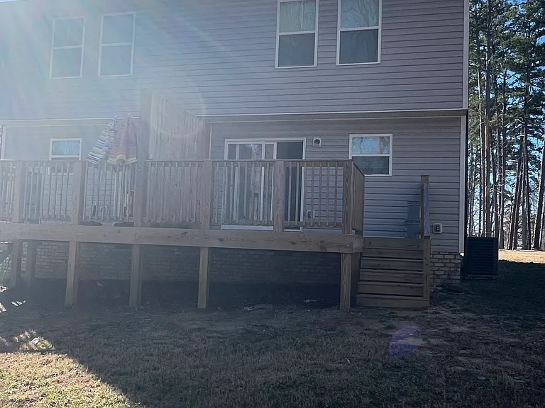 520 Rogers Lake Rd E — Photo 3