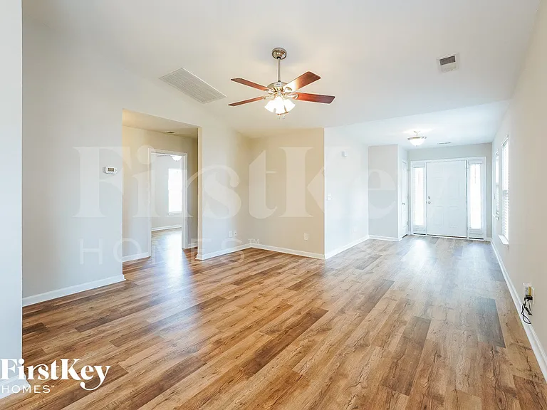 134 Coosawatchie St — Photo 4