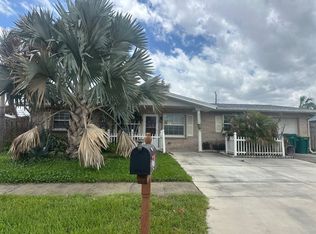 2157 Colony Dr, Melbourne, FL 32935