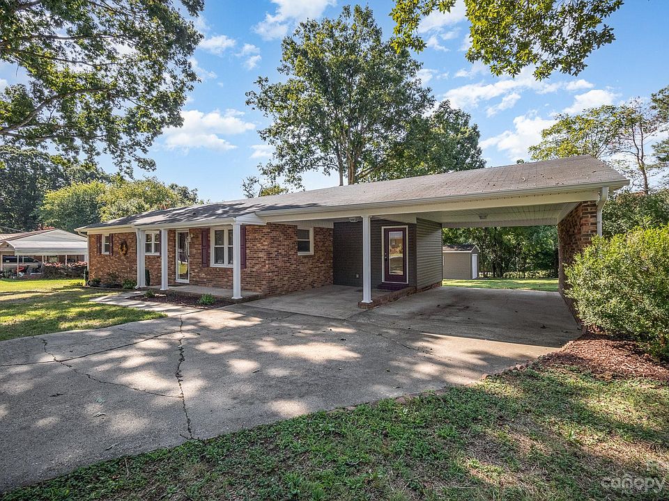 1346 Pressley Dr, Lincolnton, NC 28092 | Zillow