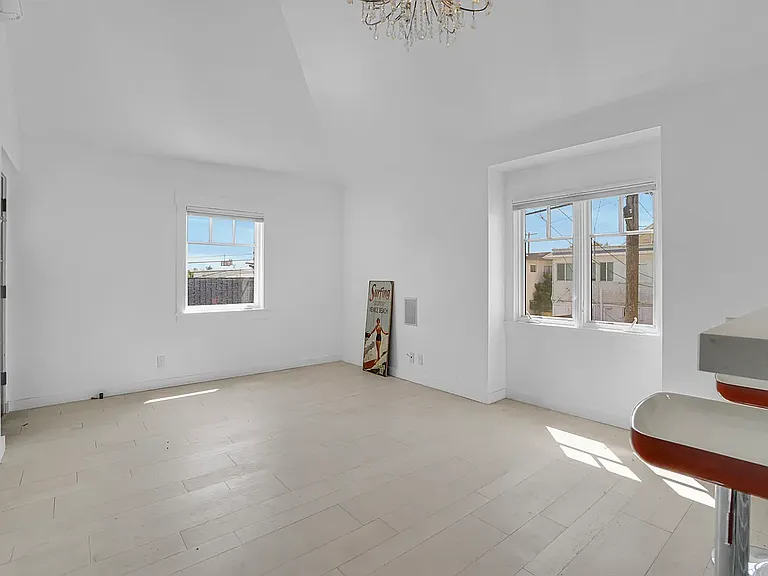 44 Sunset Ave — Photo 51