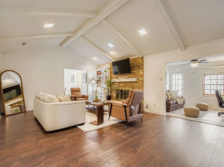 1711 Windsong Trl — Photo 28