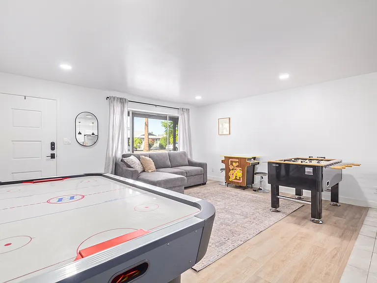 1845 E Julie Dr — Photo 17
