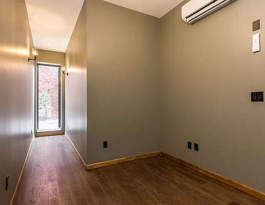 Rented by Nooklyn NYC LLC | media 41