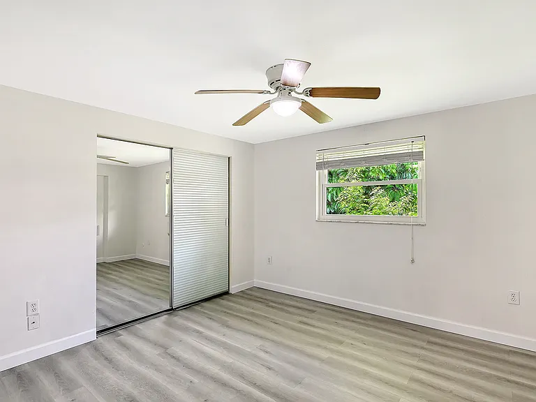 2512 Post Rd — Photo 22