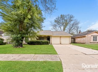 9331 Rentur Dr, Houston, TX 77031