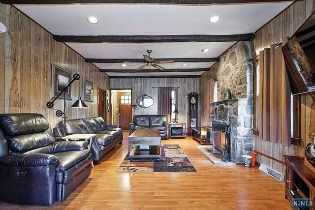 137 Lakeview Ave — Photo 9