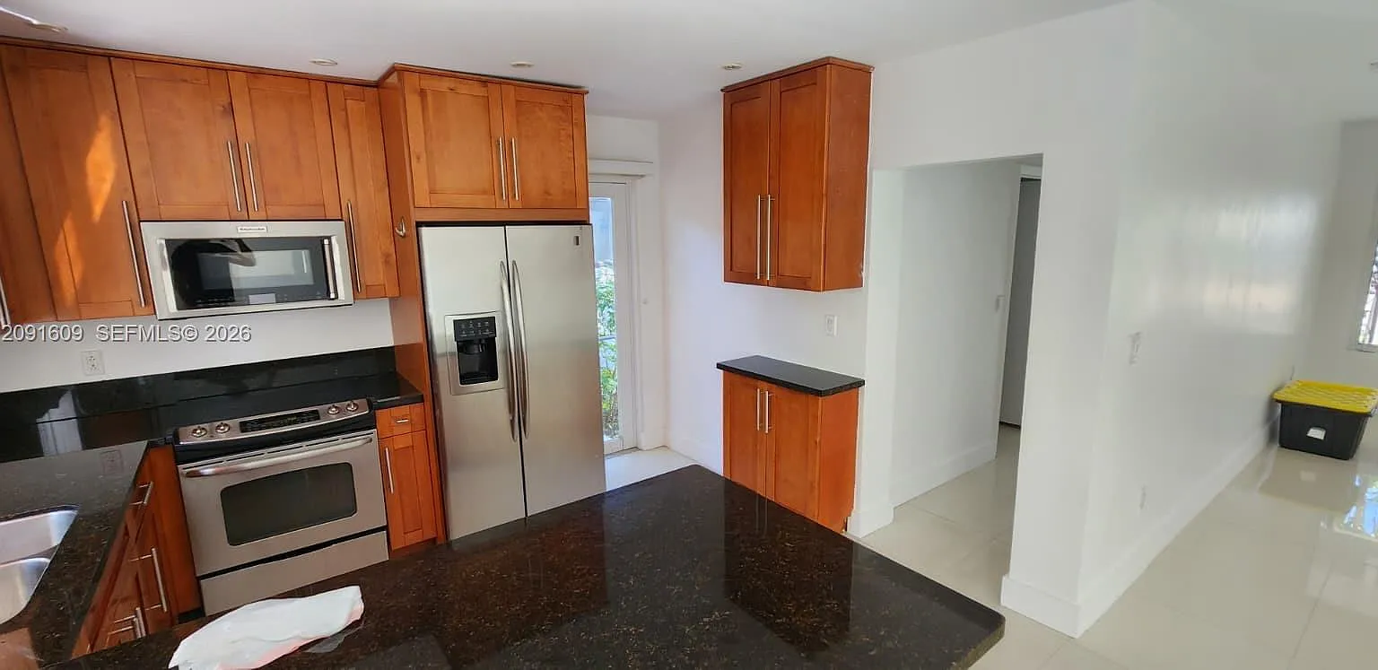 Altos Del Mar No 6 — Photo 1