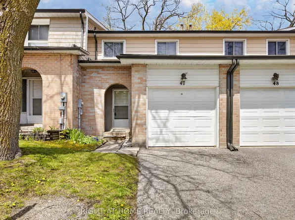 2 Bernick Dr #47, Barrie, ON L4M 5K4