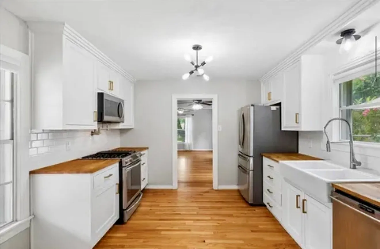 2 bed, 1140 sqft, $2,300 — Photo 3