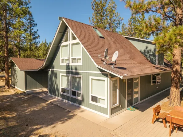 15724 Lake Shore Dr, Weed, CA 96094
