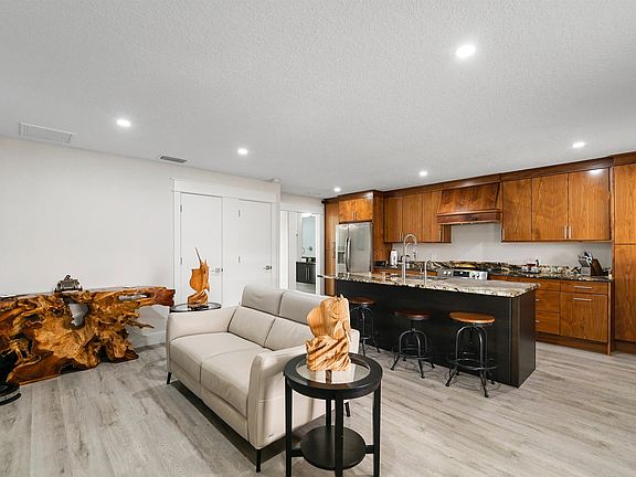 4th image of 83 Comares Ave APT 9A