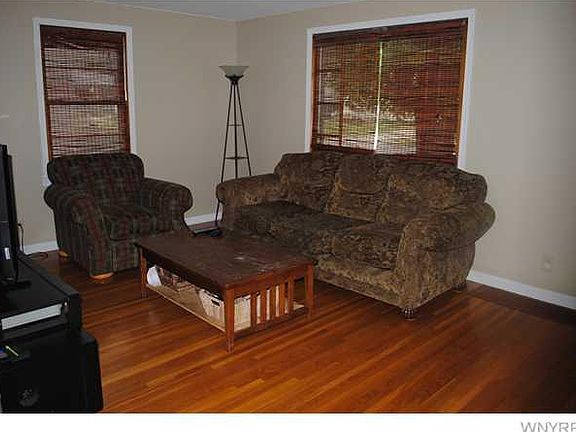 2nd image of 328 Ellen Dr