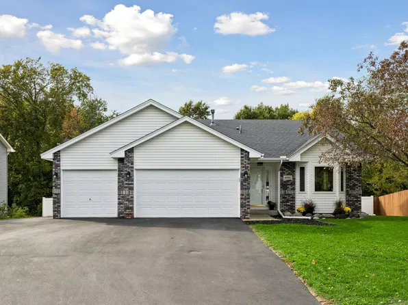 8986 Waconia St NE, Blaine, MN 55449