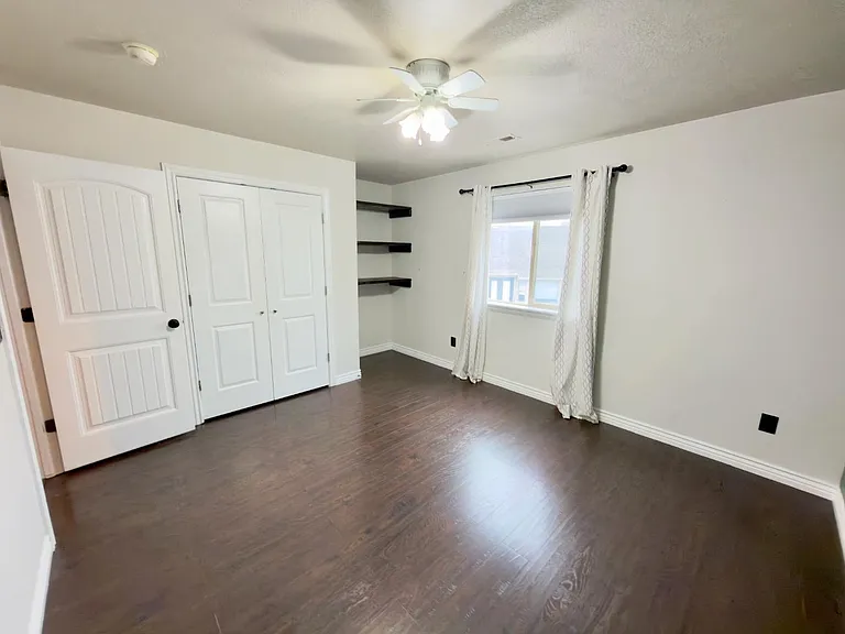 Unit Photo