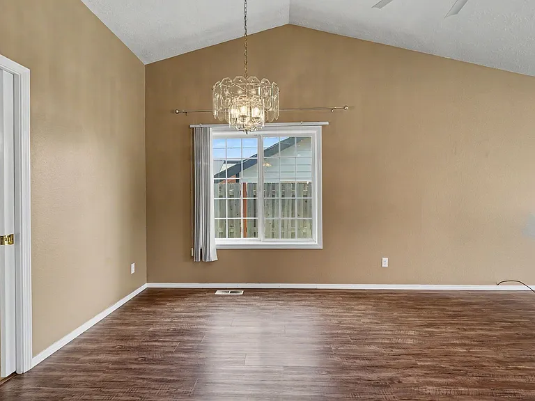 1075 Mildred Ln SE — Photo 12